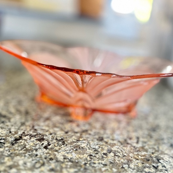 Vintage 1930’s art deco Pink/peach depression Glass oval Bowl footed frosted - Picture 5 of 10